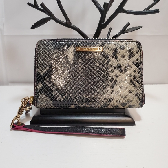Stella & Dot Handbags - NWOT STELLA & DOT Medium Size Animal Print Gold I